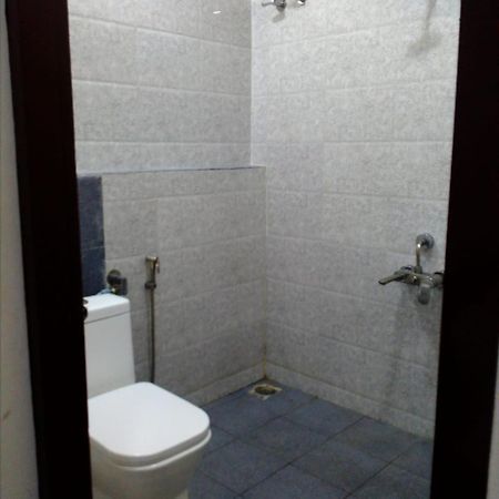 Hotel Indra Regency Thiruttani Esterno foto