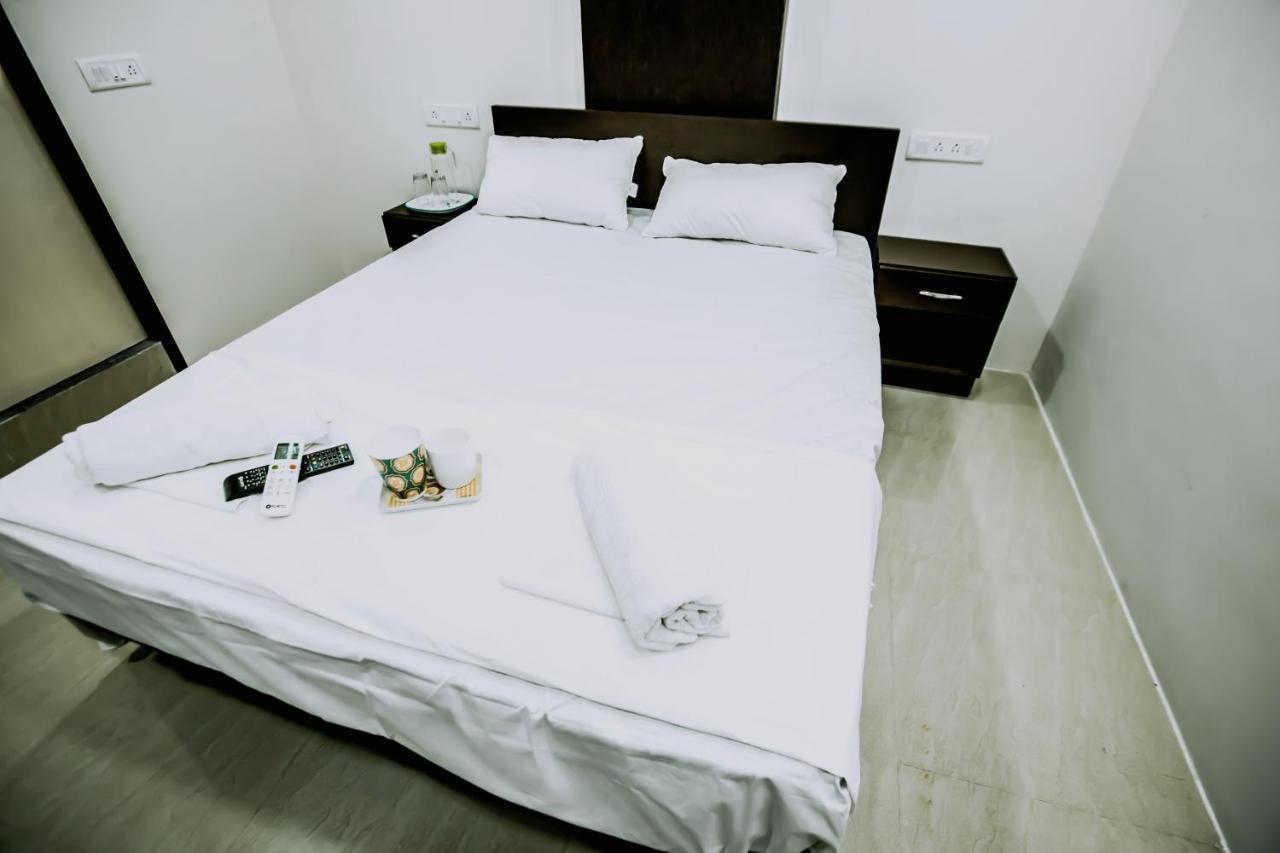 Hotel Indra Regency Thiruttani Esterno foto